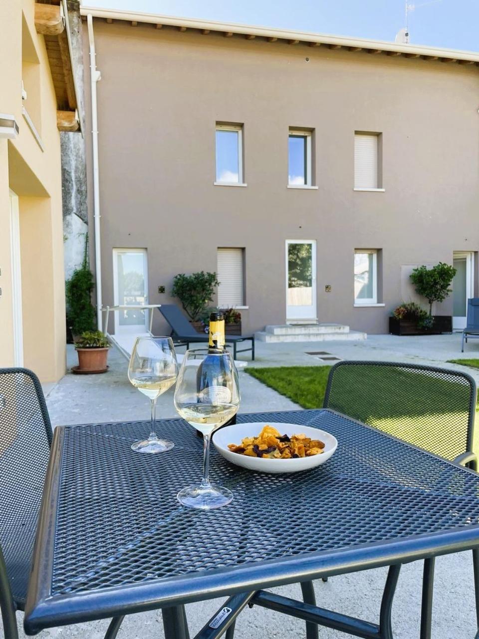 Cavecchie Desenzano Apartment Desenzano del Garda Exterior foto