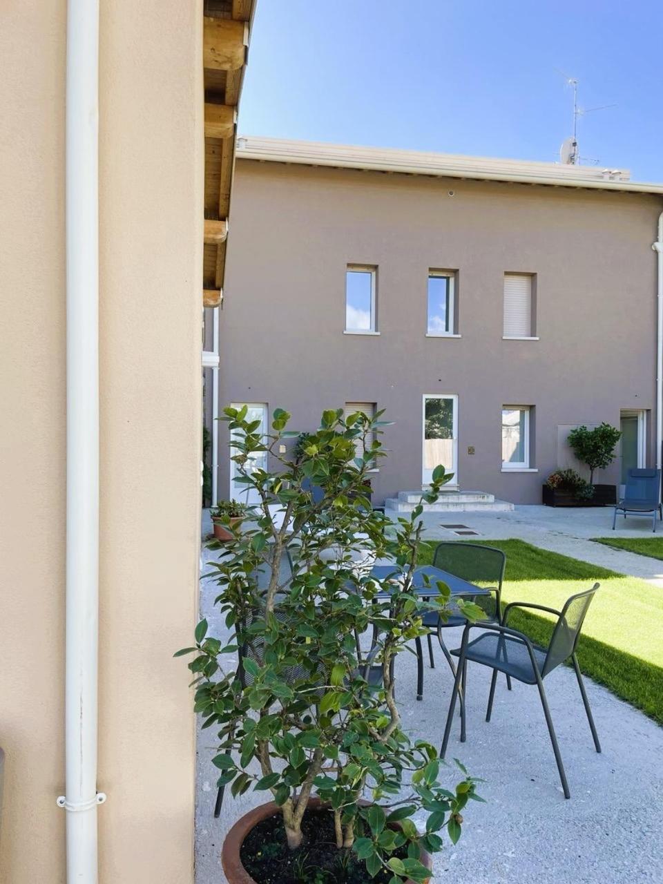 Cavecchie Desenzano Apartment Desenzano del Garda Exterior foto